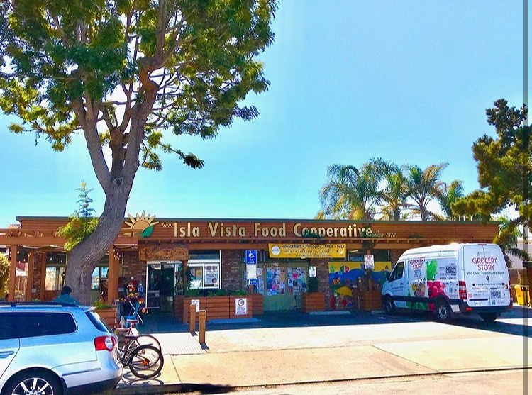 Isla Vista Food Co-op celebrates 50 years in Anisq’Oyo’ Park during UCSB Alumni weekend